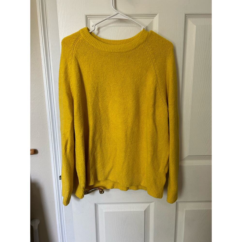 Yellow sweater